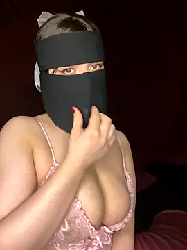 RooVaaN-Xx online show from October 2025 05:25:02 PM