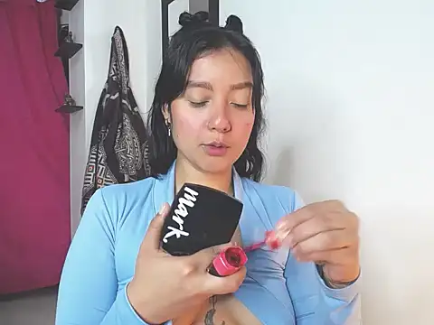 charlottekiss99 online show from December 2025 01:38:02 PM