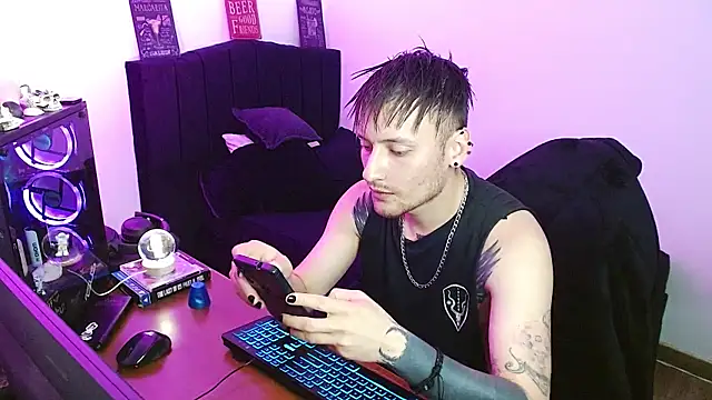 Snapshot of VladCore_ chatting on September 2025 08:23:02 PM VladCore online show from September 2025 08:23:02 PM