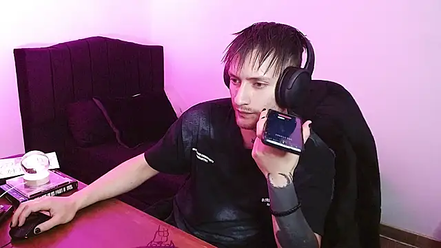 Snapshot of VladCore_ chatting on September 2025 06:56:02 PM VladCore online show from September 2025 06:56:02 PM