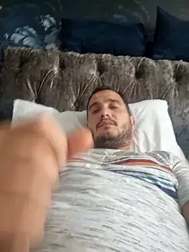 Snapshot of Darkhayrboy chatting on November 2025 03:33:02 PM Darkhayrboy online show from November 2025 03:33:02 PM