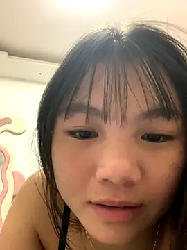 Snapshot of Emlyly-18 chatting on September 2025 02:56:02 AM Emlyly-18 online show from September 2025 02:56:02 AM