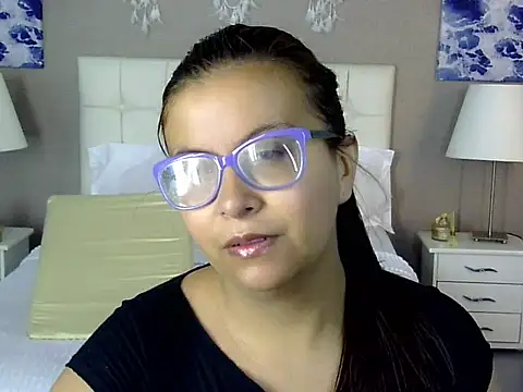 Snapshot of Amber_Rouge_ chatting on September 2025 12:05:01 PM Amber Rouge online show from September 2025 12:05:01 PM