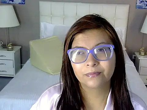 Snapshot of Amber_Rouge_ chatting on September 2025 12:04:02 PM Amber Rouge online show from September 2025 12:04:02 PM
