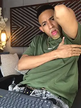 B Wild online show from October 2025 04:13:02 AM