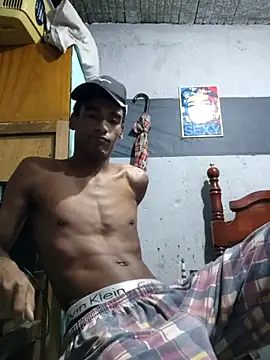 Snapshot of Kelvin2735 chatting on October 2025 04:08:02 AM Kelvin2735 online show from October 2025 04:08:02 AM