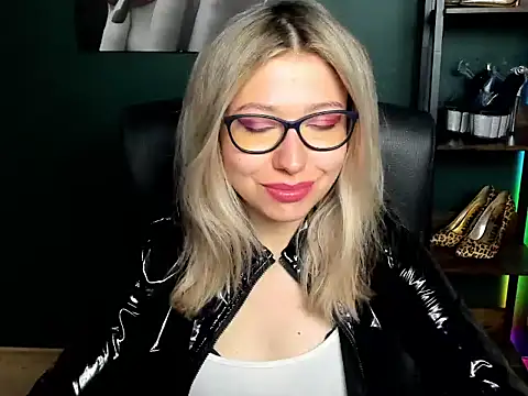 loveHeidi online show from June 2026 04:36:02 AM
