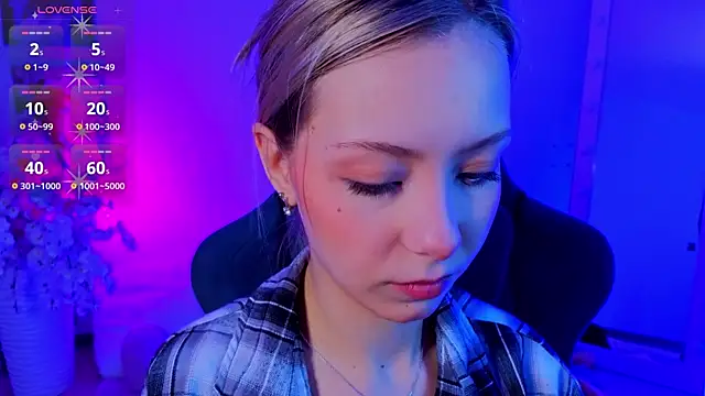 LumMina online show from April 2026 01:36:01 AM