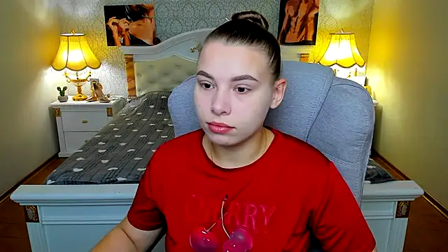 Snapshot of OmniaSher chatting on October 2025 09:08:01 AM OmniaSher online show from October 2025 09:08:01 AM