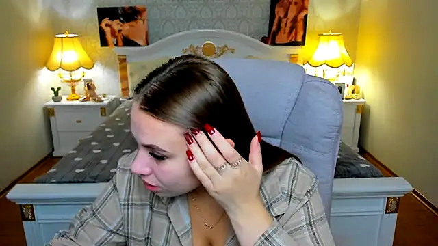 Snapshot of OmniaSher chatting on October 2025 09:31:01 AM OmniaSher online show from October 2025 09:31:01 AM