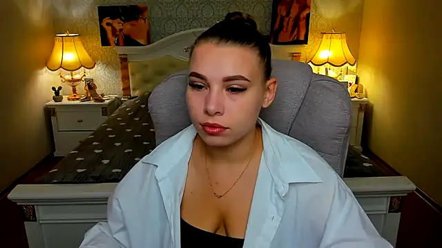 Snapshot of OmniaSher chatting on October 2025 09:10:01 AM OmniaSher online show from October 2025 09:10:01 AM