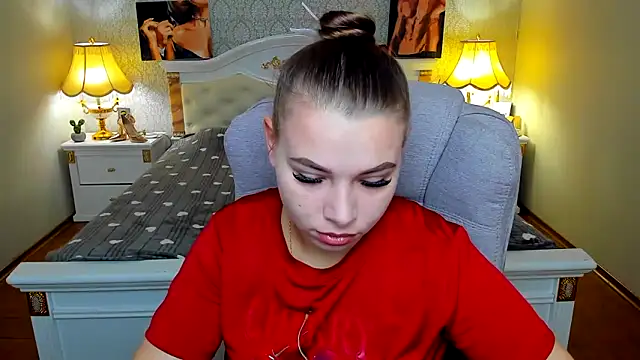 Snapshot of OmniaSher chatting on October 2025 08:59:01 AM OmniaSher online show from October 2025 08:59:01 AM