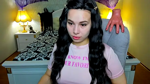 Snapshot of OmniaSher chatting on November 2025 10:26:02 AM OmniaSher online show from November 2025 10:26:02 AM