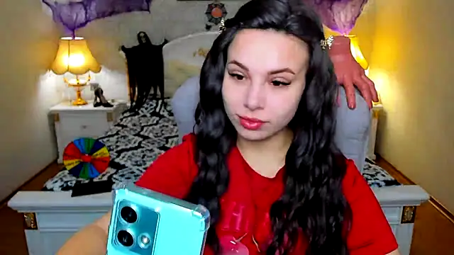 Snapshot of OmniaSher chatting on November 2025 10:13:02 AM OmniaSher online show from November 2025 10:13:02 AM