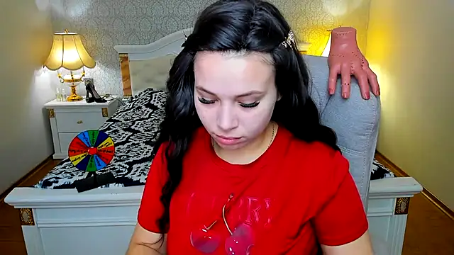 Snapshot of OmniaSher chatting on November 2025 10:58:01 AM OmniaSher online show from November 2025 10:58:01 AM