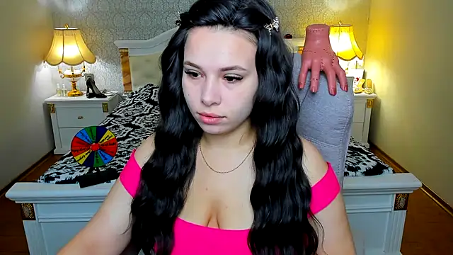 Snapshot of OmniaSher chatting on November 2025 10:23:01 AM OmniaSher online show from November 2025 10:23:01 AM