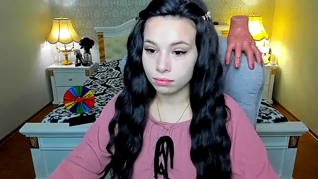 Snapshot of OmniaSher chatting on November 2025 10:43:02 AM OmniaSher online show from November 2025 10:43:02 AM