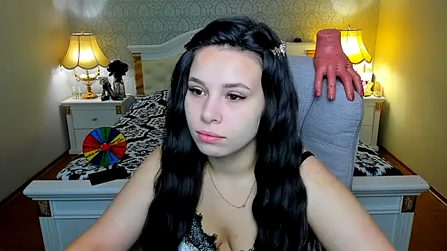 Snapshot of OmniaSher chatting on November 2025 10:26:02 AM OmniaSher online show from November 2025 10:26:02 AM