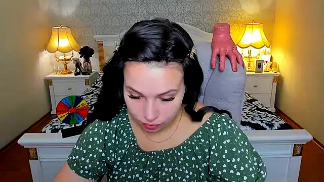 Snapshot of OmniaSher chatting on November 2025 09:52:01 AM OmniaSher online show from November 2025 09:52:01 AM