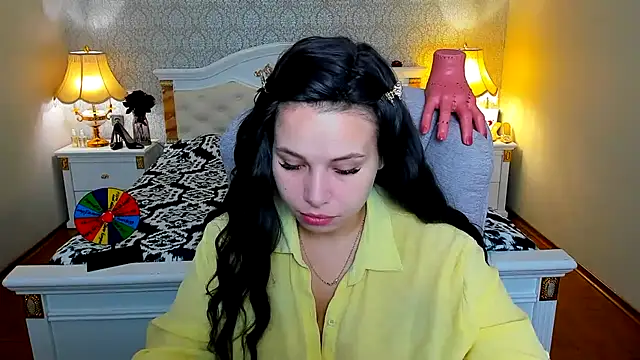 Snapshot of OmniaSher chatting on November 2025 10:26:02 AM OmniaSher online show from November 2025 10:26:02 AM