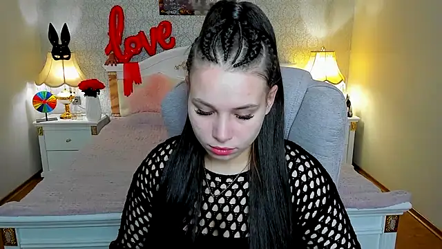 Snapshot of OmniaSher chatting on February 2026 10:09:01 AM OmniaSher online show from February 2026 10:09:01 AM