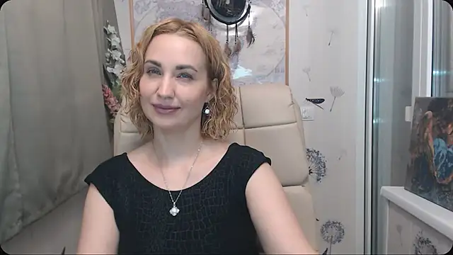 Snapshot of KatrinAlluring chatting on November 2025 04:33:02 AM KatrinAlluring online show from November 2025 04:33:02 AM