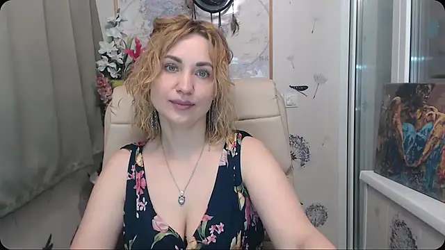 Snapshot of KatrinAlluring chatting on December 2025 05:01:02 AM KatrinAlluring online show from December 2025 05:01:02 AM