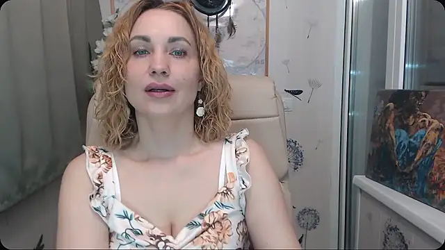 Snapshot of KatrinAlluring chatting on January 2026 04:39:02 AM KatrinAlluring online show from January 2026 04:39:02 AM