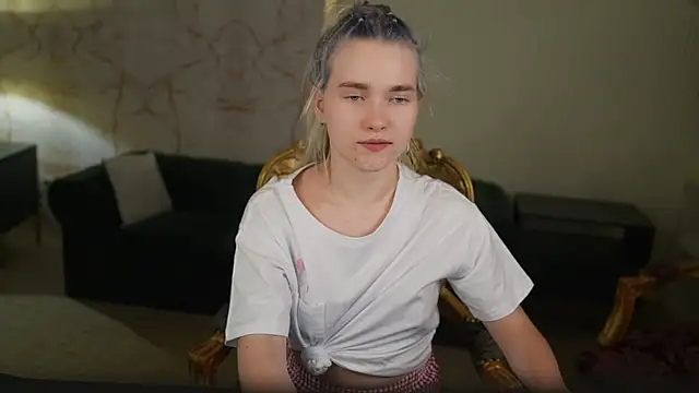 Snapshot of Ava_kiss054 chatting on March 2026 07:42:02 PM Ava kiss054 online show from March 2026 07:42:02 PM