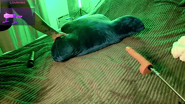 Snapshot of Happymaus chatting on October 2025 08:39:01 PM Happymaus online show from October 2025 08:39:01 PM