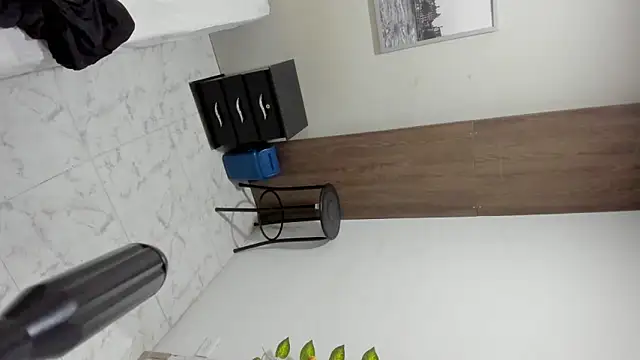 johan miller0 online show from October 2025 10:46:02 AM