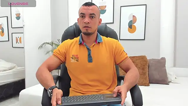 johan miller0 online show from November 2025 05:59:01 PM