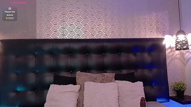 NaiaraMasson  online show from April 2026 12:18:02 PM