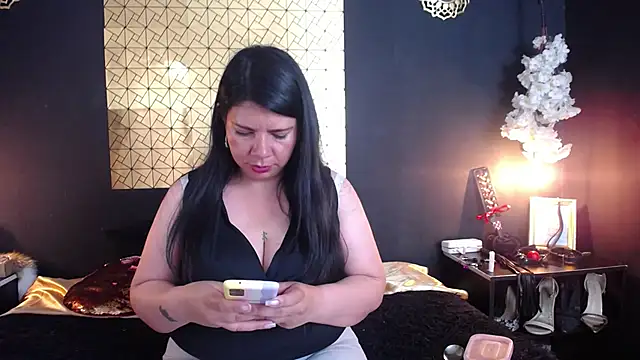 kinky momm online show from May 2026 06:46:02 PM