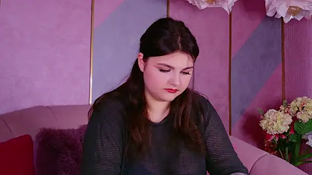 UR BELLA online show from October 2025 11:11:01 AM