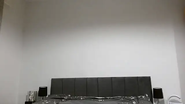 Snapshot of ShawtLana chatting on November 2025 08:30:02 PM ShawtLana online show from November 2025 08:30:02 PM