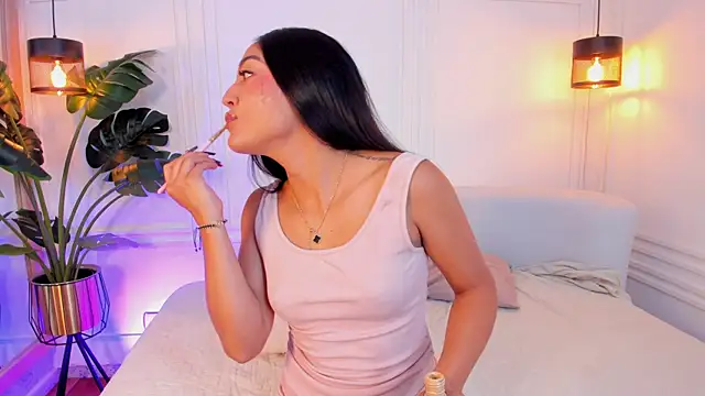 Dafne Hillss online show from October 2025 12:27:01 PM