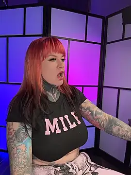 Snapshot of Sabien_DeMonia chatting on May 2026 08:14:02 PM Sabien DeMonia online show from May 2026 08:14:02 PM