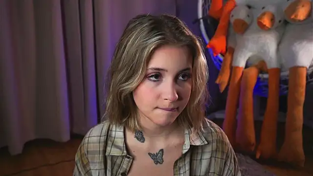 LoveSeekins online show from June 2026 07:06:02 PM