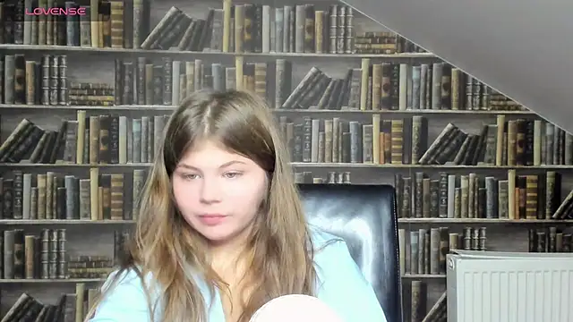 Lilly Jess online show from November 2025 07:37:01 PM