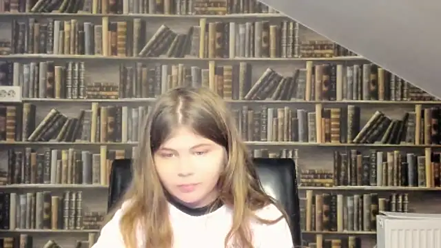 Lilly Jess online show from November 2025 05:23:02 PM