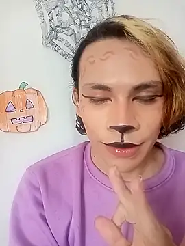 Snapshot of kittymutant99 chatting on October 2025 06:20:02 PM kittymutant99 online show from October 2025 06:20:02 PM