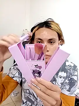 Snapshot of kittymutant99 chatting on November 2025 01:11:01 PM kittymutant99 online show from November 2025 01:11:01 PM