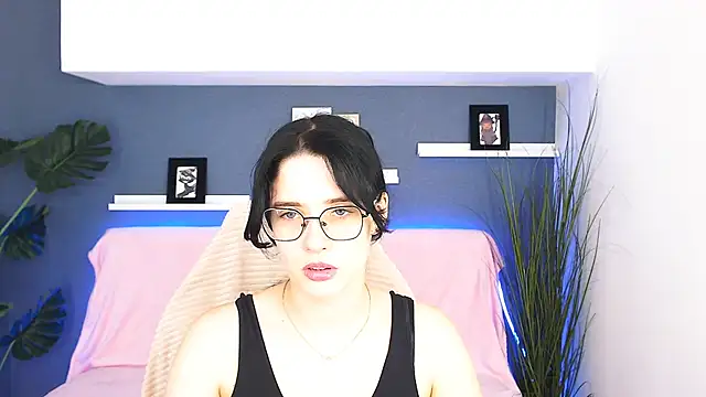 Snapshot of Charming_Mysteriousss chatting on October 2025 12:38:02 PM Charming Mysteriousss online show from October 2025 12:38:02 PM