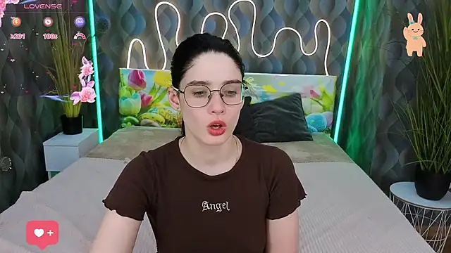 Charming Mysteriousss online show from April 2026 01:12:01 PM