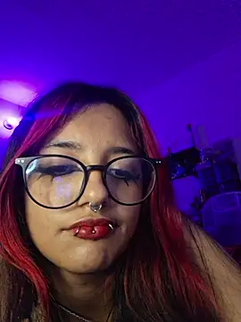 carolinerue online show from April 2026 11:52:02 AM