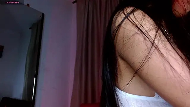 carolinerue online show from May 2026 10:01:02 AM