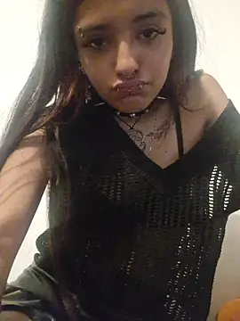 carolinerue online show from May 2026 03:15:01 AM