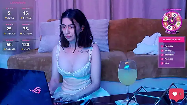 Snapshot of MissScarlettXO chatting on September 2025 08:08:01 PM MissScarlettXO online show from September 2025 08:08:01 PM