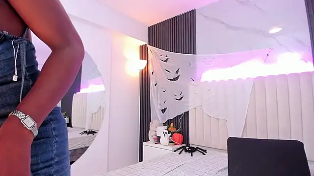 NalahCampbell online show from October 2025 07:36:02 PM